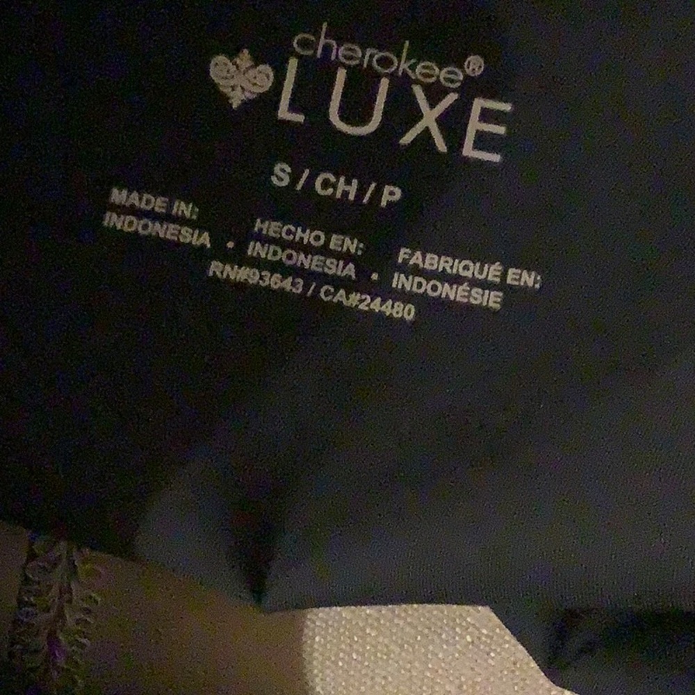 Scrubs bundle two - Picture 6 of 12